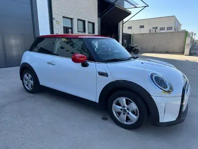 Usado Mini Cooper 136 CV (100 kW) 2023 Blanco Utilitario