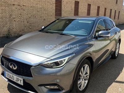 Infiniti Q30