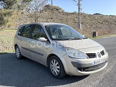 Beige Usado 2006 Renault Scénic II Dynamique Monovolumen | 2700 € (Precio justo)