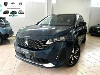 Käytetty Peugeot 5008 GT 180 HP (132 kW) 2022 Sininen Katumaasturi