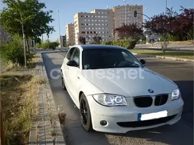 Usado BMW 118 122 CV (89 kW) 2006 Blanco Utilitario
