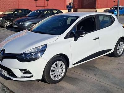 Usado Renault Clio IV Business 76 CV (55 kW) 2019 Blanco Utilitario