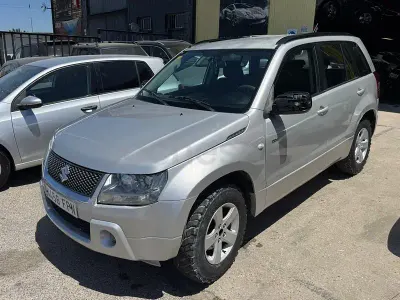 Usado Suzuki Grand Vitara 129 CV (94 kW) 2007 Gris / plata SUV