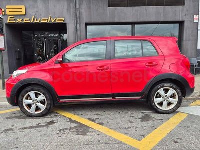 Rojo Usado 2010 Toyota Urban Cruiser Active Berlina | 5000 €