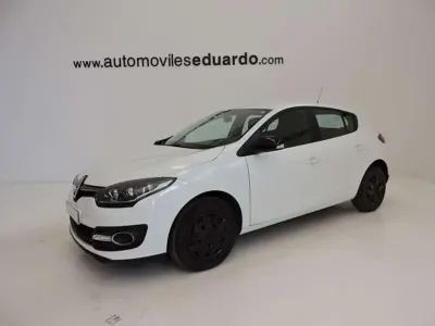Usado Renault Mégane Life 116 CV (85 kW) 2015 Blanco Berlina