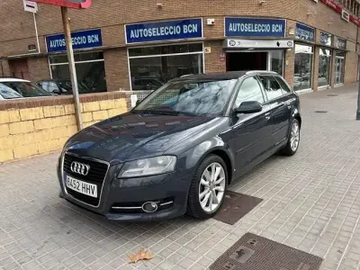 Usado Audi A3 Sportback Ambition 140 CV (102 kW) 2012 Gris / plata Utilitario