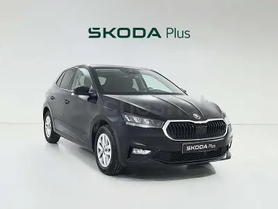Usado Skoda Fabia Selection 95 CV (69 kW) 2025 Negro Utilitario