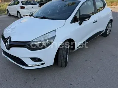 Usado Renault Clio IV LIMITED 75 CV (55 kW) 2018 Blanco Berlina