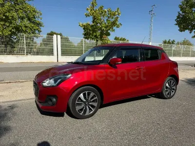 Usado Suzuki Swift 90 CV (66 kW) 2018 Granate Utilitario