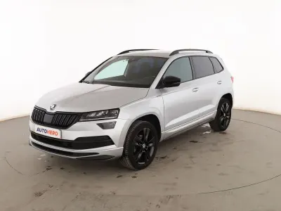 Usado Skoda Karoq SportLine 150 CV (110 kW) 2020 Plata SUV