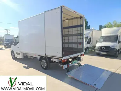 Usado Renault Master R.S. 145 CV (106 kW) 2021 Blanco Monovolumen