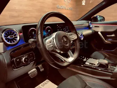 Usado Mercedes CLA180 136 CV (100 kW) 2019 Rojo Berlina