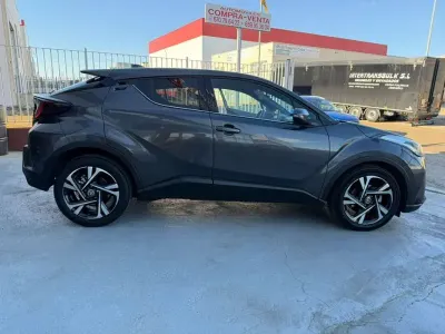 Usado Toyota C-HR Advance 122 CV (89 kW) 2023 Gris SUV