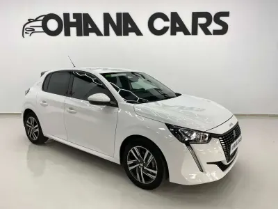 Usado Peugeot 208 Allure 102 CV (75 kW) 2021 Blanco Utilitario