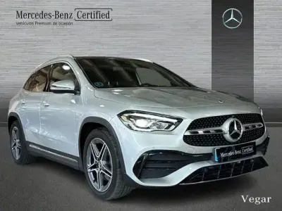 Usado Mercedes GLA180 136 CV (100 kW) 2022 Plata iridio SUV