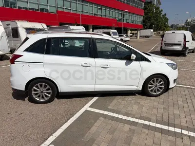 Usado Ford Grand C-Max Titanium 125 CV (91 kW) 2017 Blanco Monovolumen