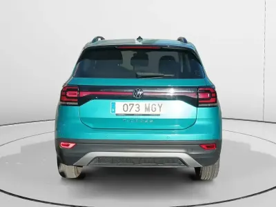 Usado VW T-Cross Advance 110 CV (80 kW) 2023 Verde SUV