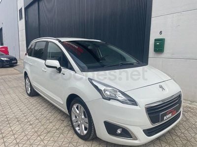 Usado Peugeot 5008 Style 120 CV (88 kW) 2016 Blanco Monovolumen