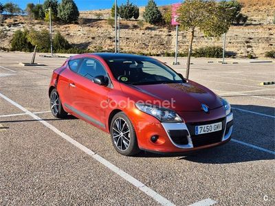 Usado Renault Mégane Privilege 130 CV (95 kW) 2009 Naranja Berlina