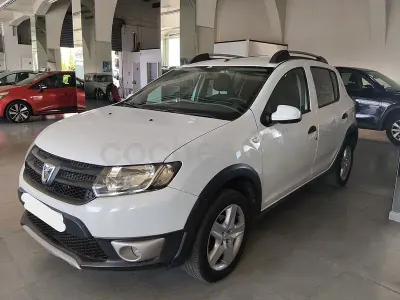 Usado Dacia Sandero Stepway 90 CV (66 kW) 2016 Blanco Berlina