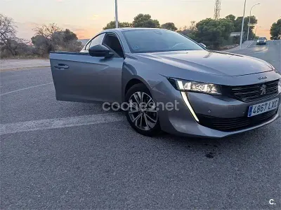 Usado Peugeot 508 Allure 130 CV (95 kW) 2022 Gris / plata Berlina