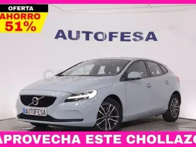 Usado Volvo V40 Momentum 122 CV (89 kW) 2019 Azul Berlina
