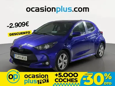 Begagnad Toyota Yaris Hybrid Active 116 HK (85 kW) 2024 Blå Sedan