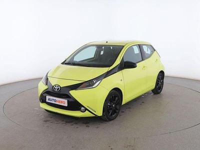 Amarillo Usado 2017 Toyota Aygo X-cite Utilitario | 8199 € (Precio justo)
