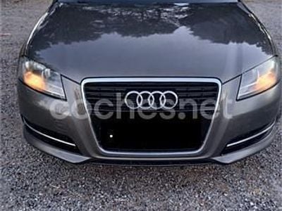 Usado Audi A3 Attraction 105 HP (77 kW) 2011 Cinzento Citadino