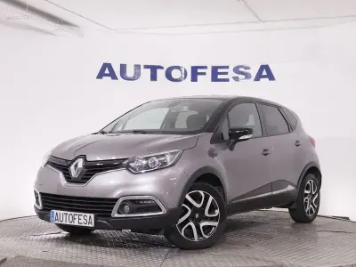 Usado Renault Captur Intens 90 CV (66 kW) 2016 Plata SUV