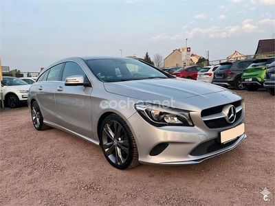Usado Mercedes CLA200 Shooting Brake 156 CV (114 kW) 2017 Gris / plata Familiar