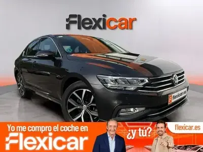 Usado VW Passat Executive 120 CV (88 kW) 2020 Gris Familiar