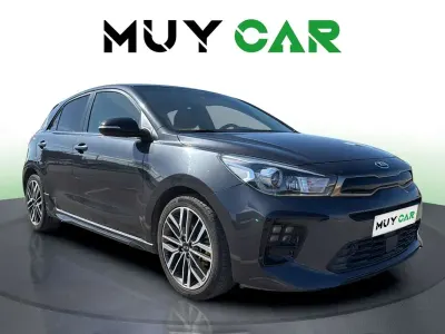 Usado Kia Rio 84 HP (61 kW) 2018 Prateado Citadino