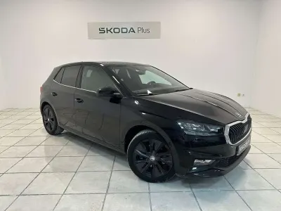 Usado Skoda Fabia Selection 95 CV (69 kW) 2025 Negro Utilitario