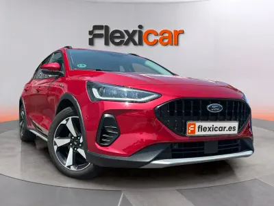 Usado Ford Focus Active X 116 CV (85 kW) 2024 Rojo Berlina