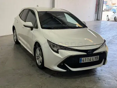 Usado Toyota Corolla Active 122 CV (89 kW) 2022 Blanco Berlina