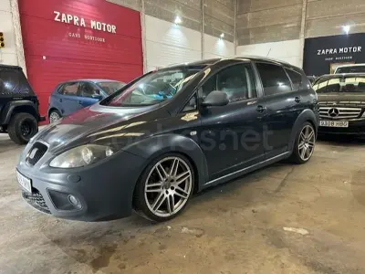 Usado Seat Altea 200 CV (147 kW) 2008 Gris / plata Monovolumen