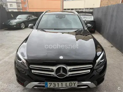 Usado Mercedes GLC220 AMG line 170 CV (125 kW) 2017 Negro SUV