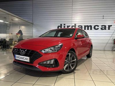 Usado Hyundai i30 110 CV (80 kW) 2021 Rojo Utilitario