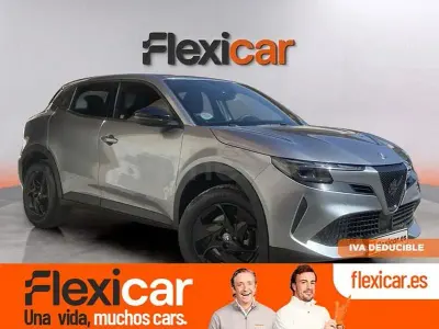 Usado Alfa Romeo Junior 136 CV (100 kW) 2025 Gris / plata SUV