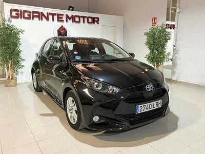 Negro Usado 2021 Toyota Yaris Hybrid Business Edition Berlina | 18.750 € (Buen precio)