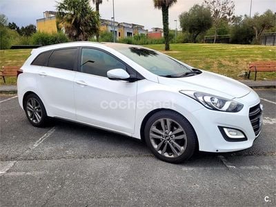 Usado Hyundai i30 Blackline 110 CV (80 kW) 2017 Blanco Familiar
