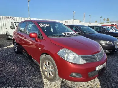 Usado Nissan Tiida Acenta 106 CV (77 kW) 2009 Burdeos Utilitario