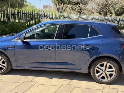 Usado Renault Mégane IV Life 90 CV (66 kW) 2016 Azul Berlina