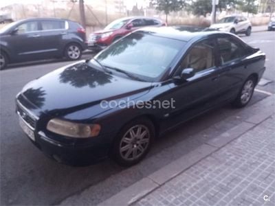 Usado Volvo S60 Momentum 163 CV (119 kW) 2004 Azul Berlina
