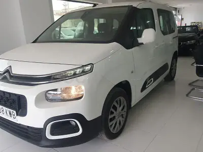 Usado Citroën Berlingo Feel 100 CV (73 kW) 2018 Blanco Monovolumen