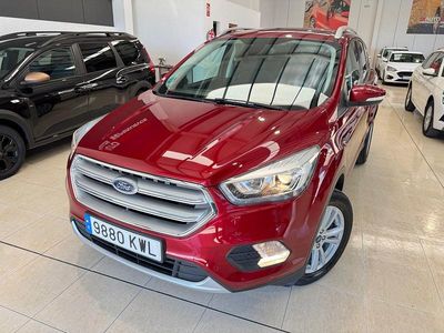Usado Ford Kuga Trend+ 150 CV (110 kW) 2019 Rojo SUV