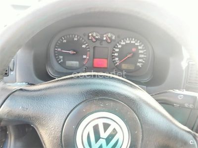 Usado VW Golf IV Highline 130 CV (95 kW) 2002 Azul Familiar
