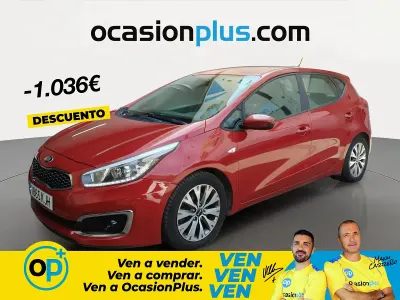 Usado Kia Ceed GT Plus 90 CV (66 kW) 2018 Rojo Berlina