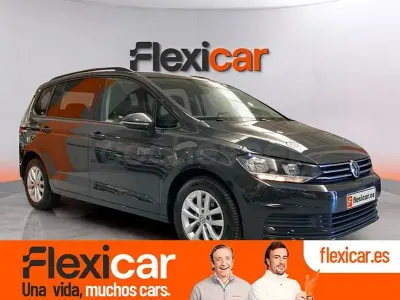 Usado VW Touran Advance 150 CV (110 kW) 2018 Gris / plata Monovolumen